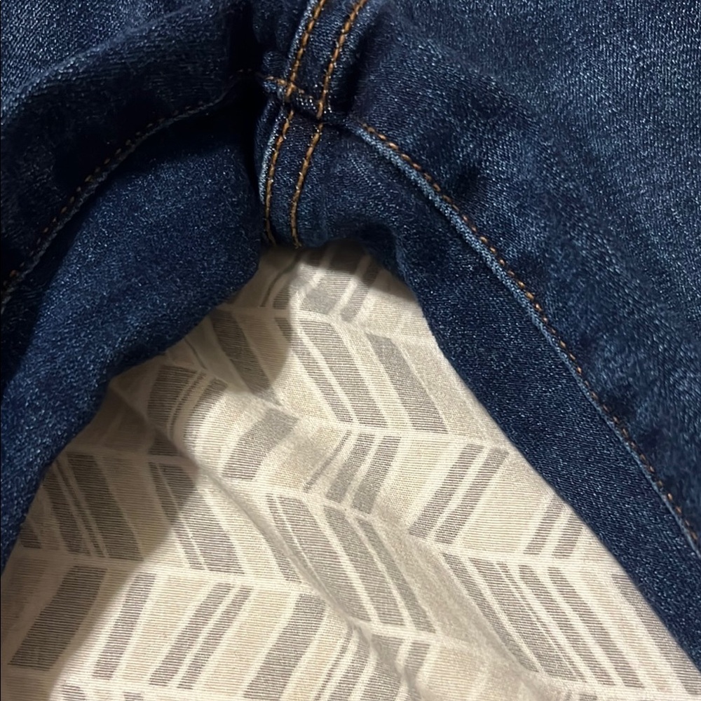 Classic Blue Women's Jeans - Picture 2 of 6